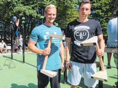 Bild von Tobias Moos und David Gwizdz bei der Gütersloher Calisthenics Parkeröffnung